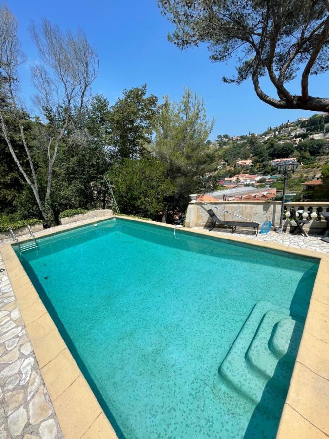 Bas De Avec Piscine Privée Partagée Proche Bord De *